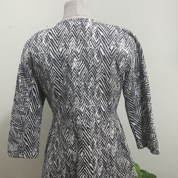 CAbi Style 3034 Zig Zag Ponte Knit
Jacket Sz Small 3/4 Sleeve With Side Pockets - Picture 10 of 17